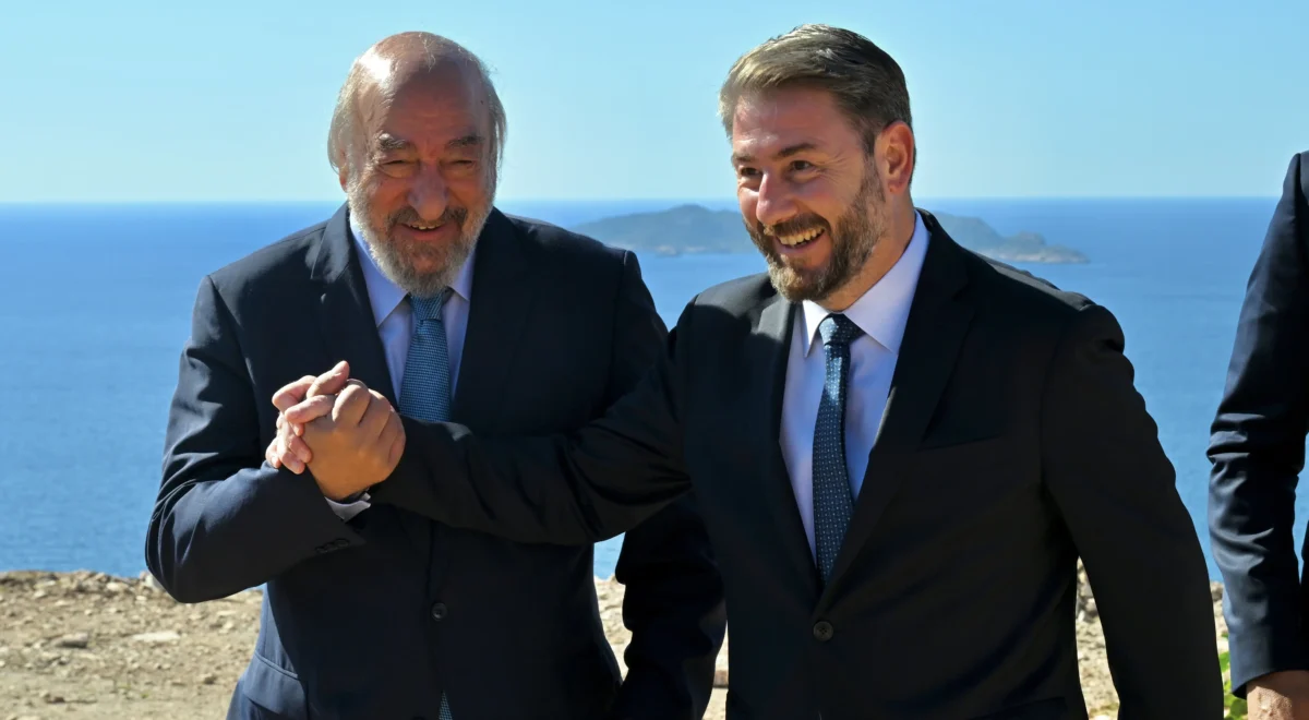 Γ. Νικητιάδης με Ν. Ανδρουλάκη στη Ρω – Κατάθεση στεφάνου στο μνημείο της Κυράς της Ρω