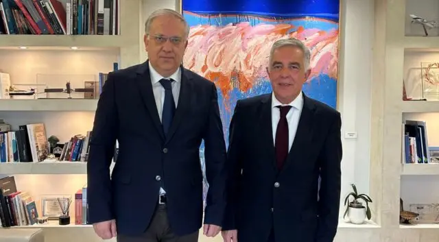 Συνάντηση του Βασίλη Υψηλάντη με τον Υπουργό Ανάπτυξης Τάκη Θεοδωρικάκο