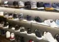 Chunky και Retro Sneakers: Οι Τάσεις που Επιστρέφουν Δυναμικά