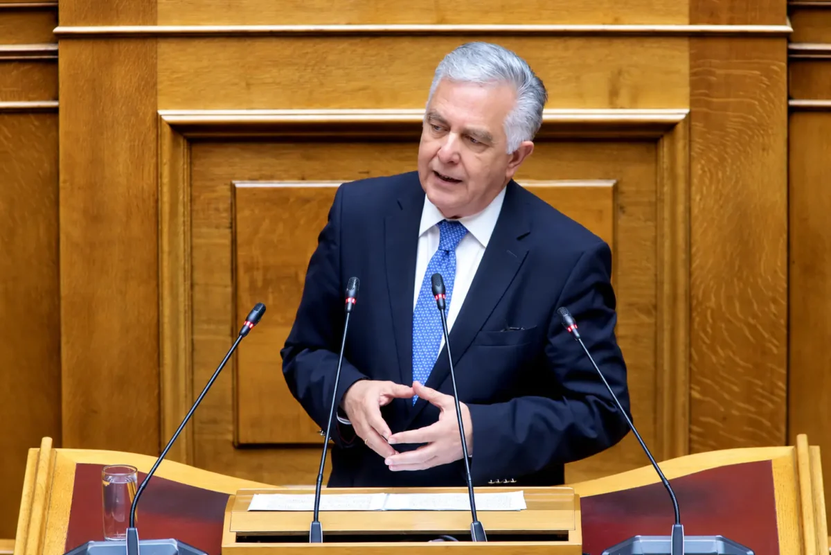 Κοινοβουλευτική αναφορά του Βασίλη Υψηλάντη για διετή παράταση του ορίου ηλικίας των τουριστικών λεωφορείων